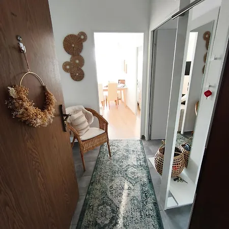 Lakeside Let-go アパート *