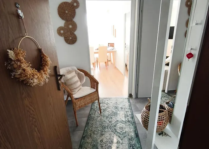 Lakeside Let-go アパート *